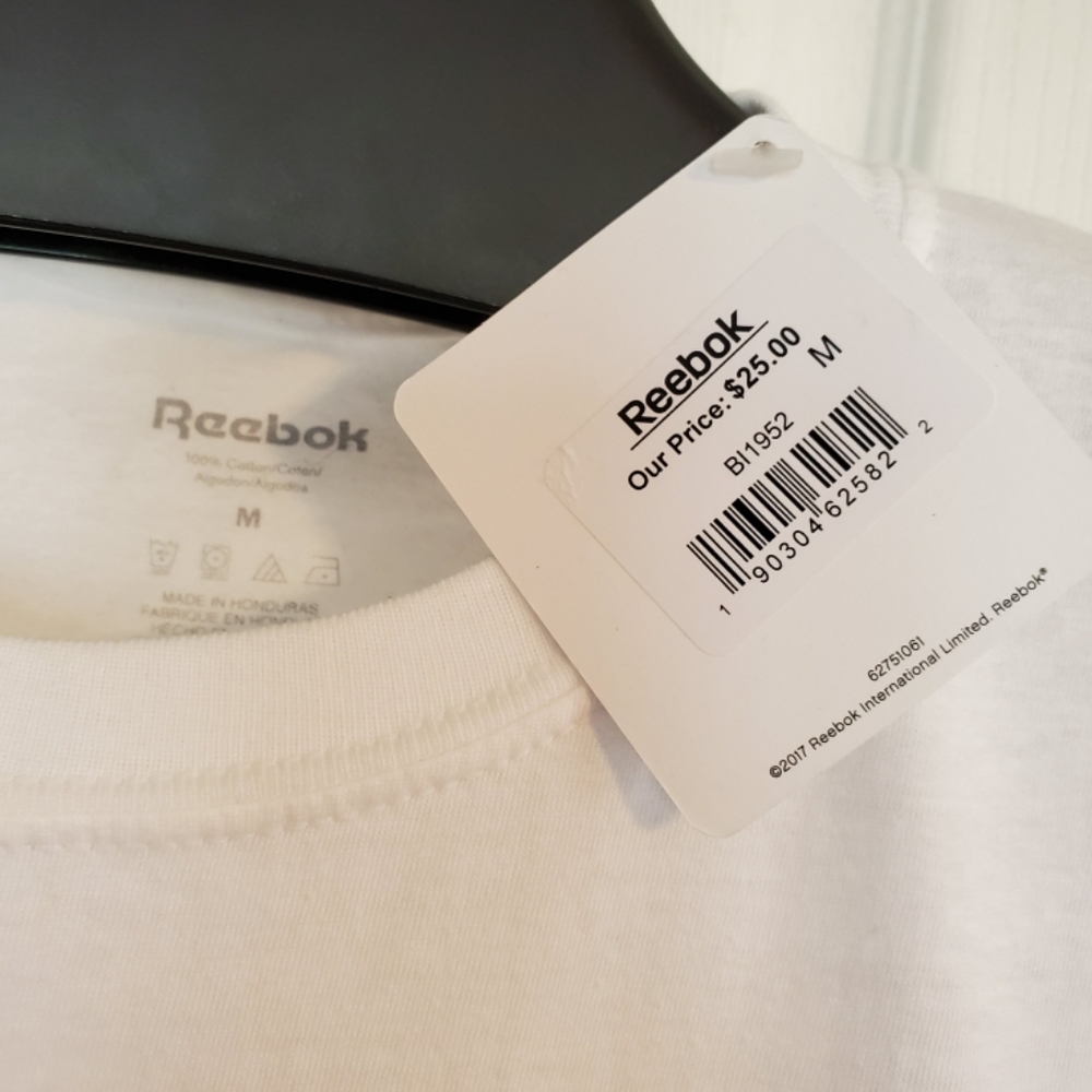 Reebok T-Shirt - Picture 2 of 3
